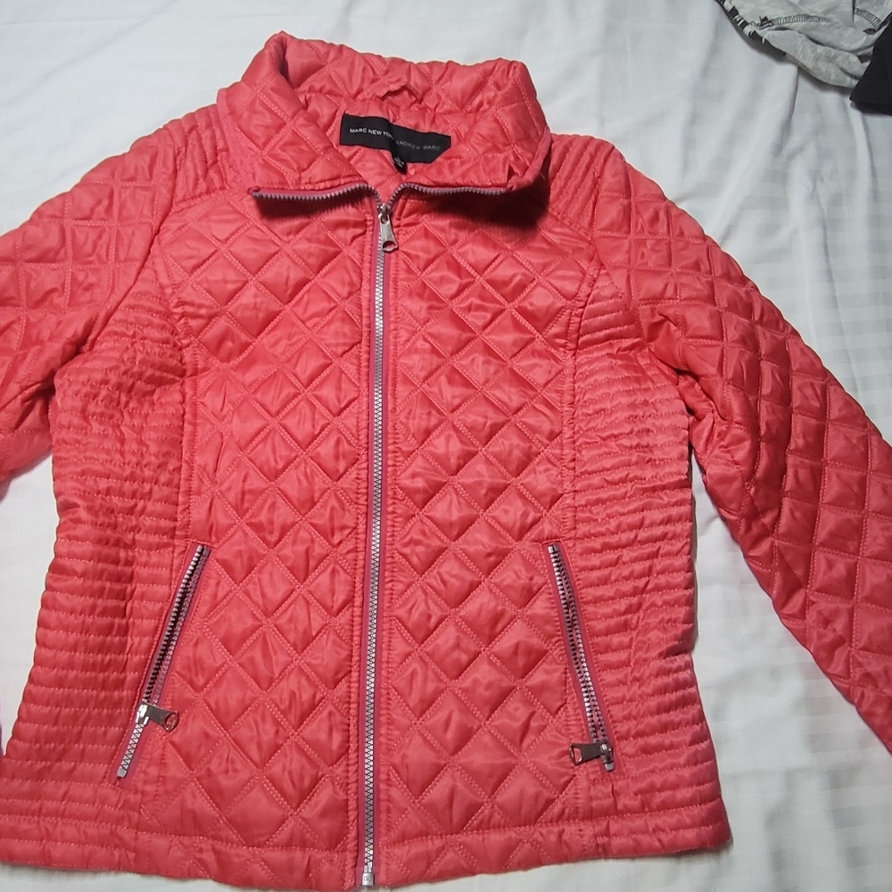 Woman quilted activewear